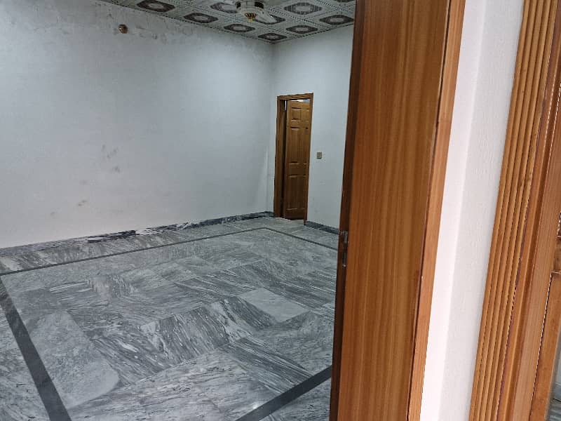 35 Marla Warehouse/Yard Available For Rent 9