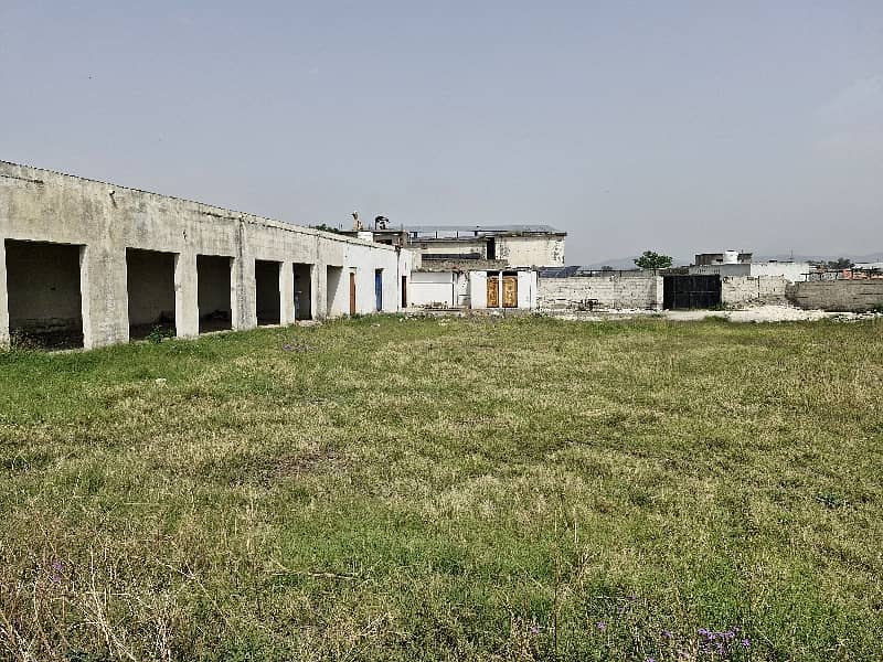 2.5 Kanal Yard/Warehouse Available For Rent 10