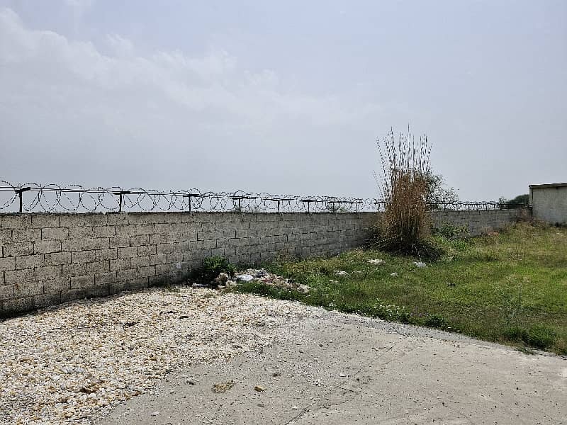 2.5 Kanal Yard/Warehouse Available For Rent 11