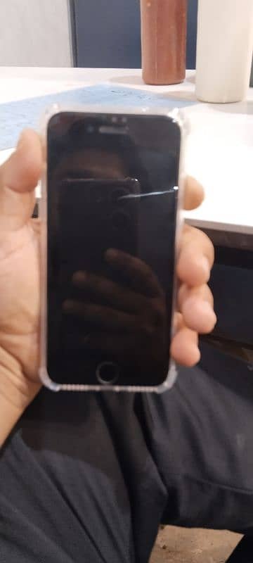 I phone SE 64 Gb 10 by 10 1