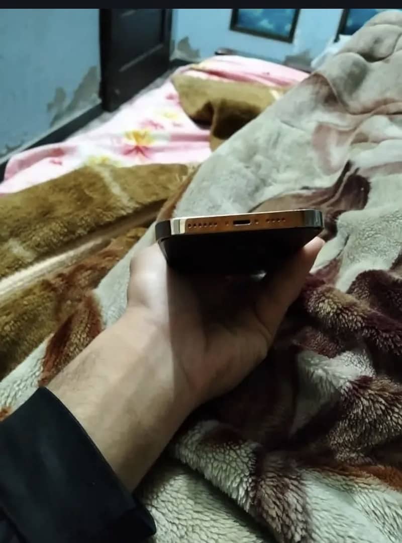iphone 14pro max factory 128gb 2months sim time available 2