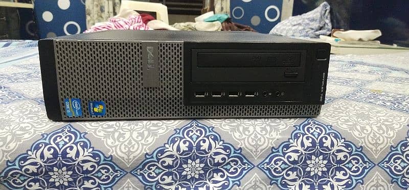 Dell optiplex 790 | i7 2nd gen | 12gb ram | SSD +HDD| 2GB GPU AMD DDR5 0