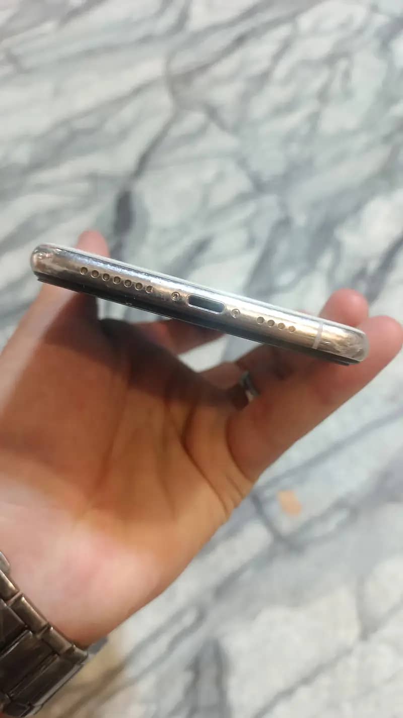 I phone Xs max 4