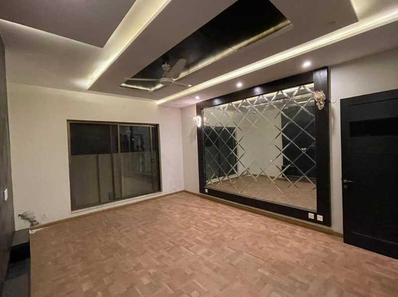 Facing Park Kanal House Rent In DHA Phase 1-N-Lahore 9