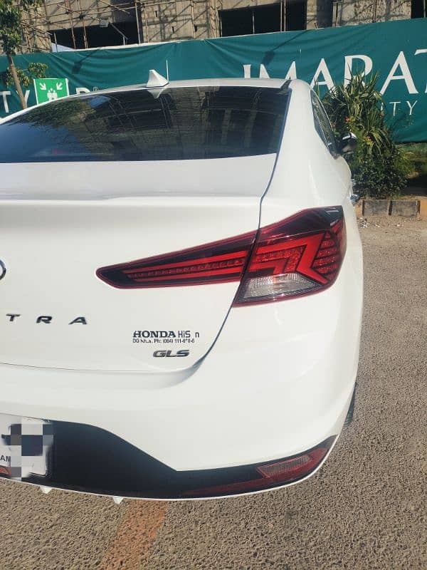 Hyundai Elantra 2023 8