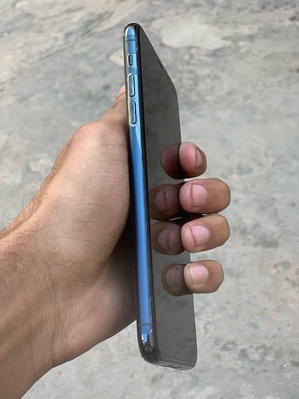 iphone 11 pro max 2