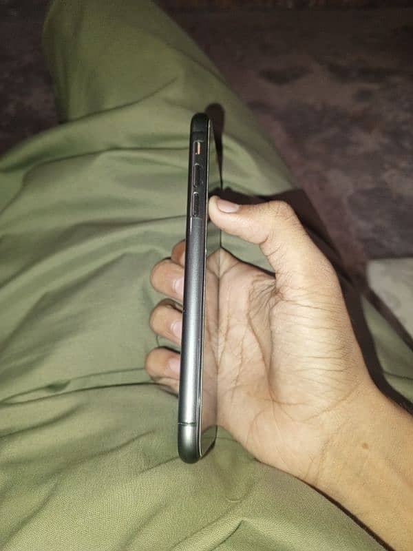 iphone 11 with box 1