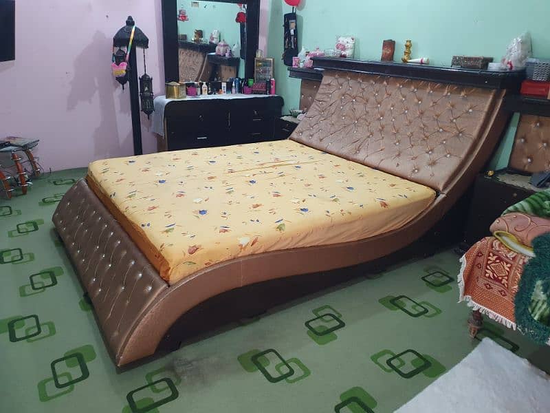 king size bed with two tables and mirror table 03449192025 3