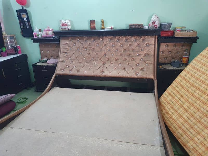 king size bed with two tables and mirror table 03449192025 5