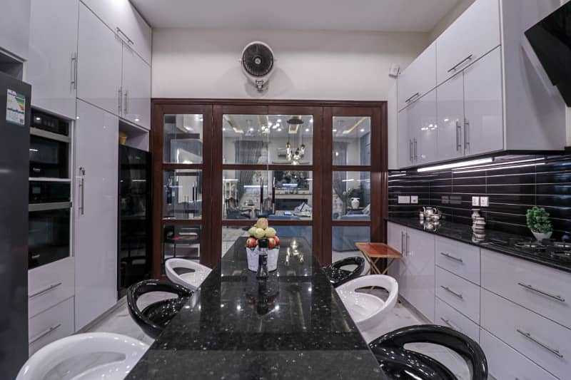 Facing Park Kanal House Rent In DHA Phase 5-H-Lahore 17