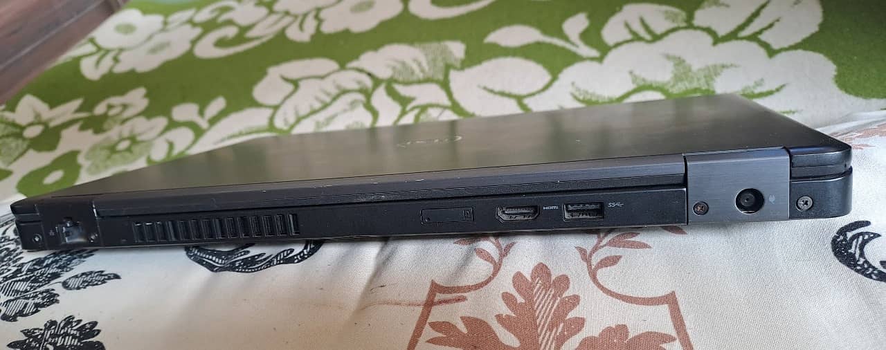New Laptop 10/10 Condition 7