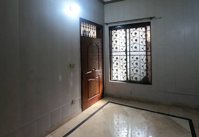 Ideally Located House For Sale In Allama Iqbal Town - Nizam Block Available 2