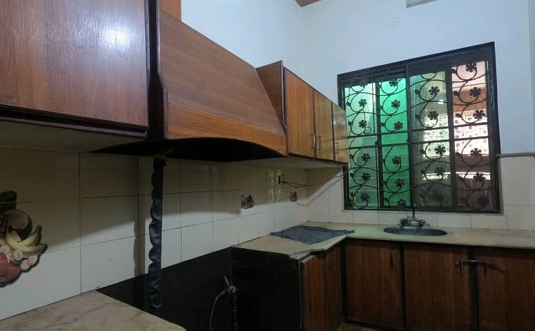 Ideally Located House For Sale In Allama Iqbal Town - Nizam Block Available 3