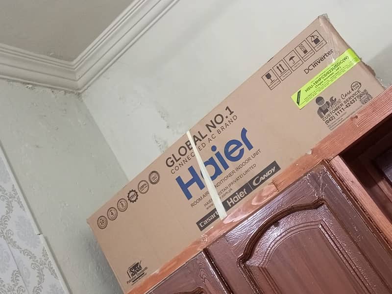 Urgent sale new AC just one month use 4