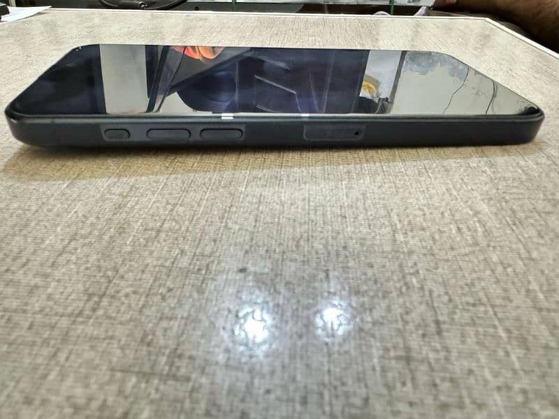 Iphone 15 Pro Max/Non-PTA 6