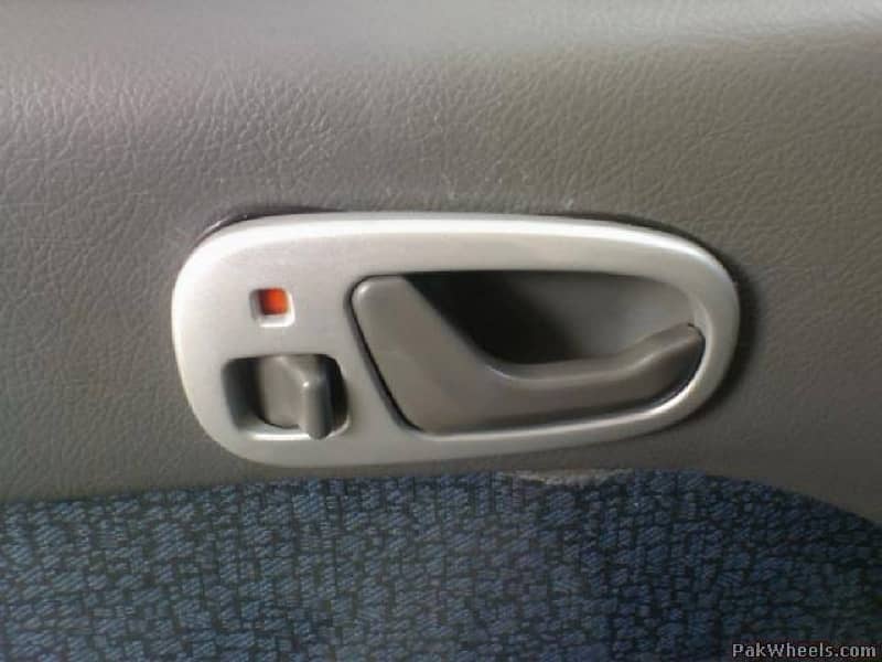 Suzuki Cultus Door Handle Opener 1