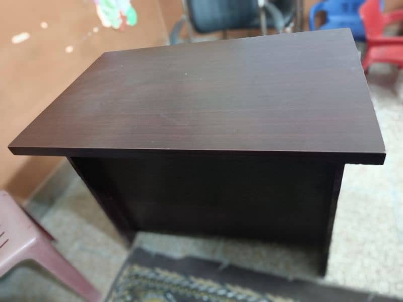 An office table! 0