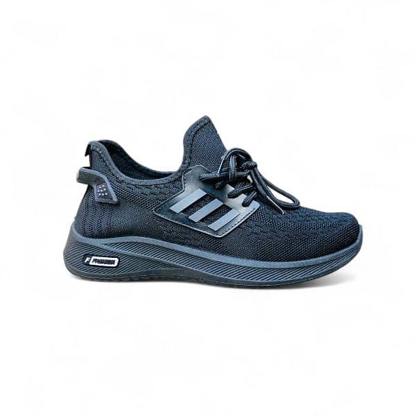 men casual jaogers and sneakers 1