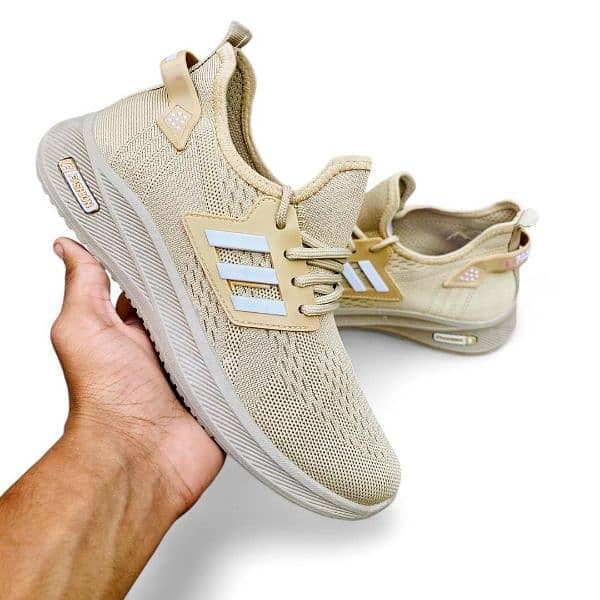 men casual jaogers and sneakers 2