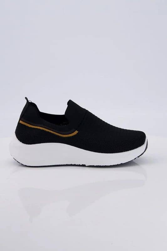 men casual jaogers and sneakers 10