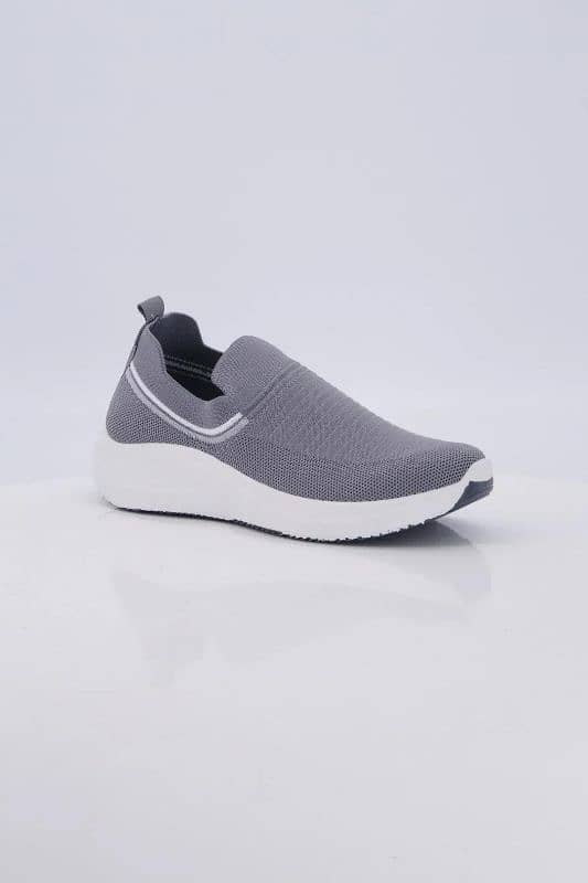 men casual jaogers and sneakers 11