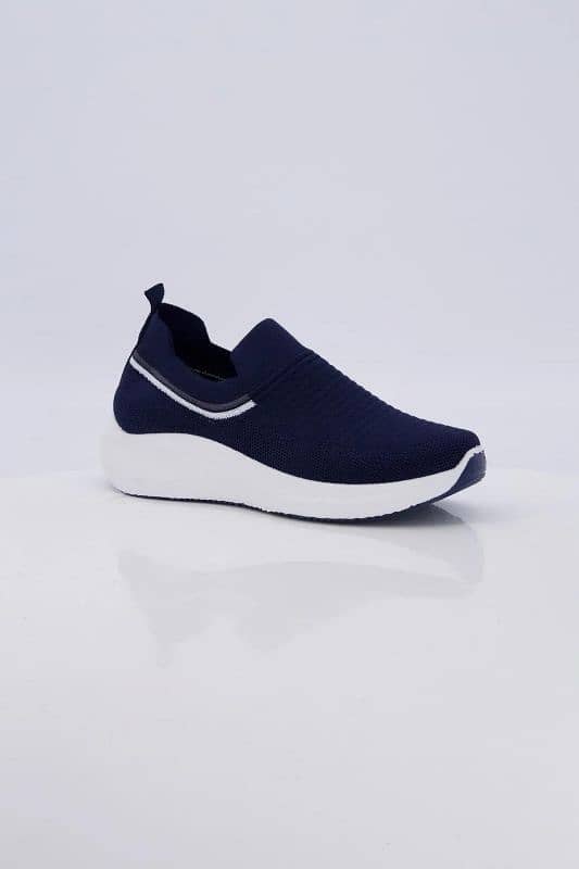 men casual jaogers and sneakers 12