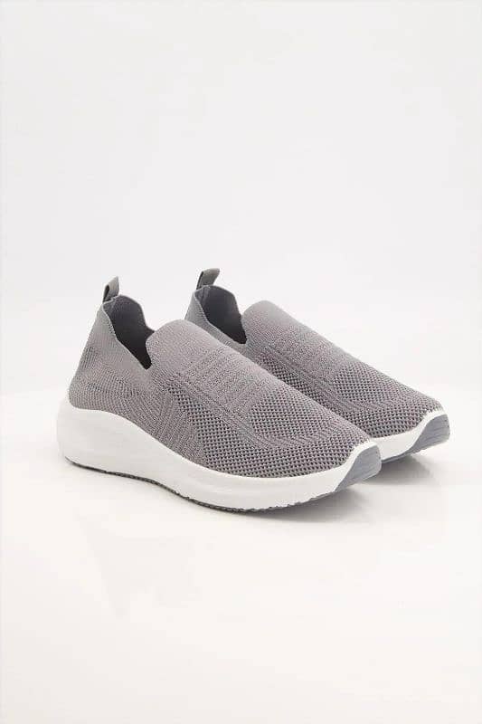 men casual jaogers and sneakers 13