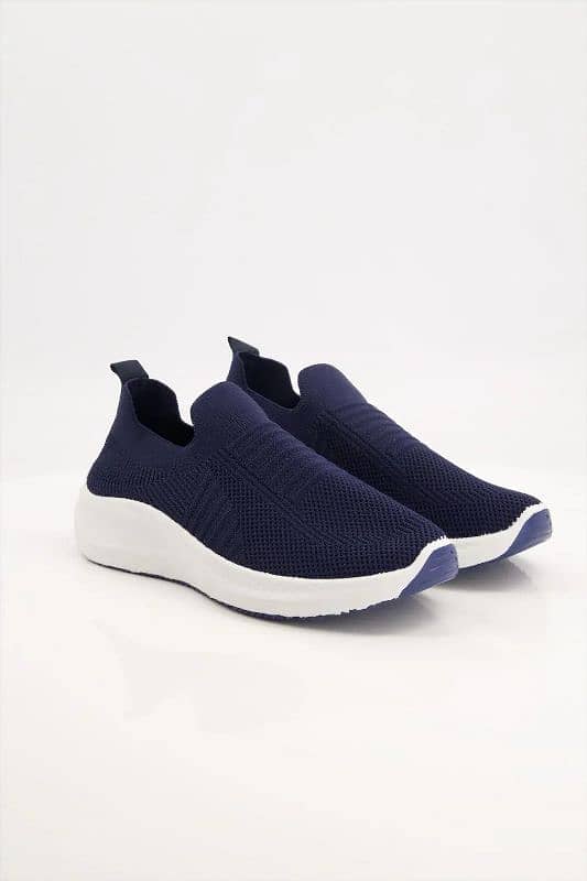 men casual jaogers and sneakers 14
