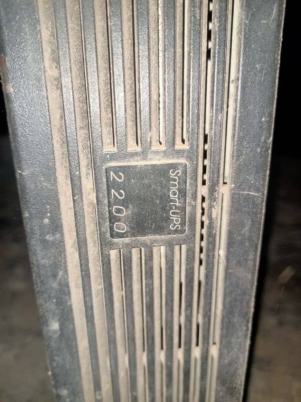 APC 2200 VA 1