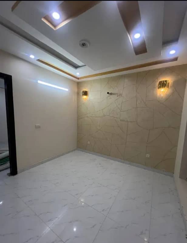 125sq yd 3Bed DDL Villas FOR SALE at Precinct-27 Close to Jinnah Avenue and London Bridge 8