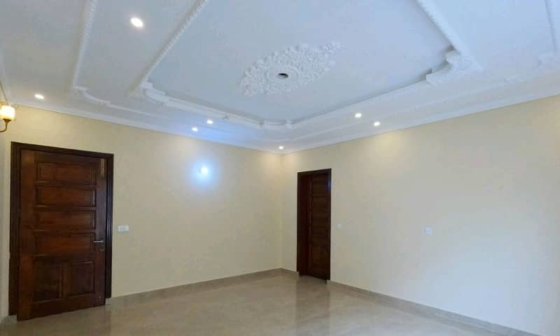 Brand New 10 Marla House Available In Allama Iqbal Town - Raza Block For sale 2