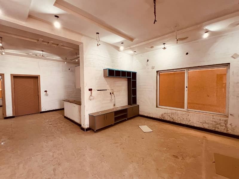 1 Kanal House Available For Sale In Gulshan Abad. 6