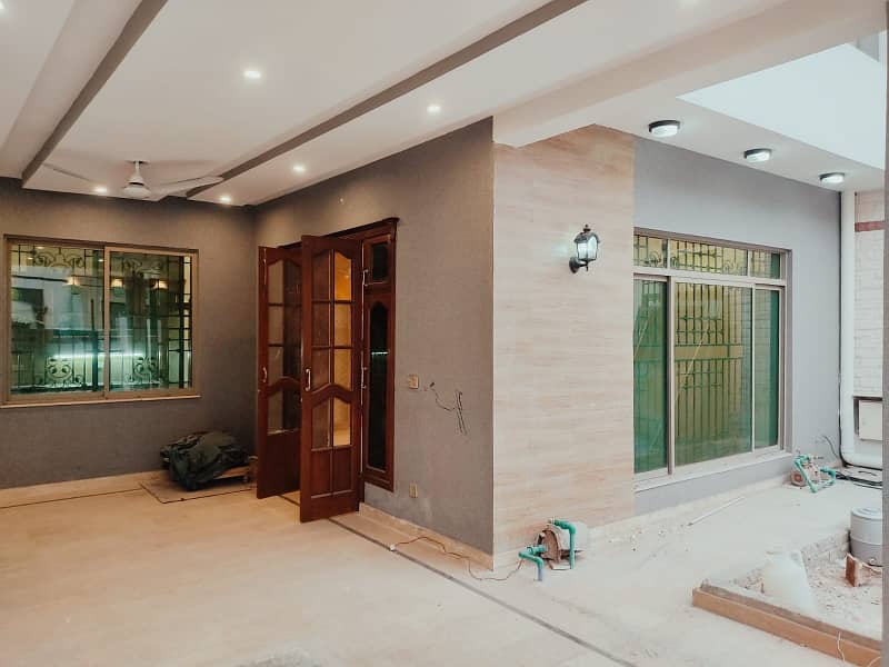 10 Marla Triple Story Triple Unit House Available For Sale. 16