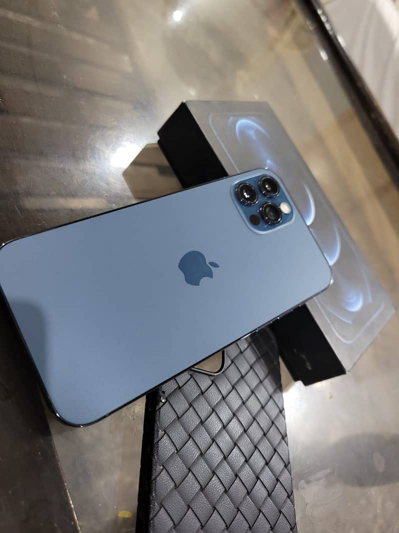 Iphone 12 pro with box 0