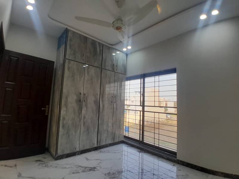 BRAND NEW HOUSE 5 MARLA AVAILABLE FOR SALE IN PHASE ONE BAHRIA ORCHARD LAHORE 2