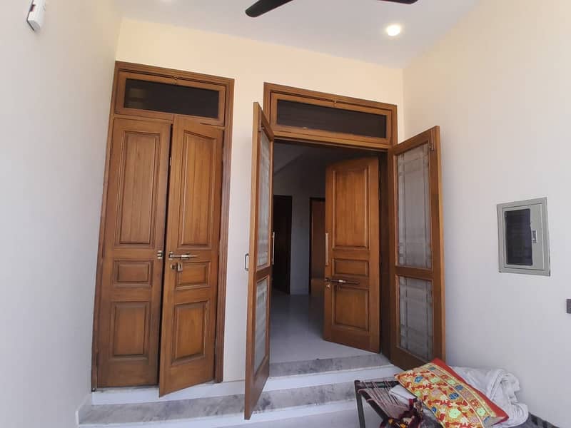 BRAND NEW HOUSE 5 MARLA AVAILABLE FOR RENT IN BAHRIA ORCHARD LAHORE 0