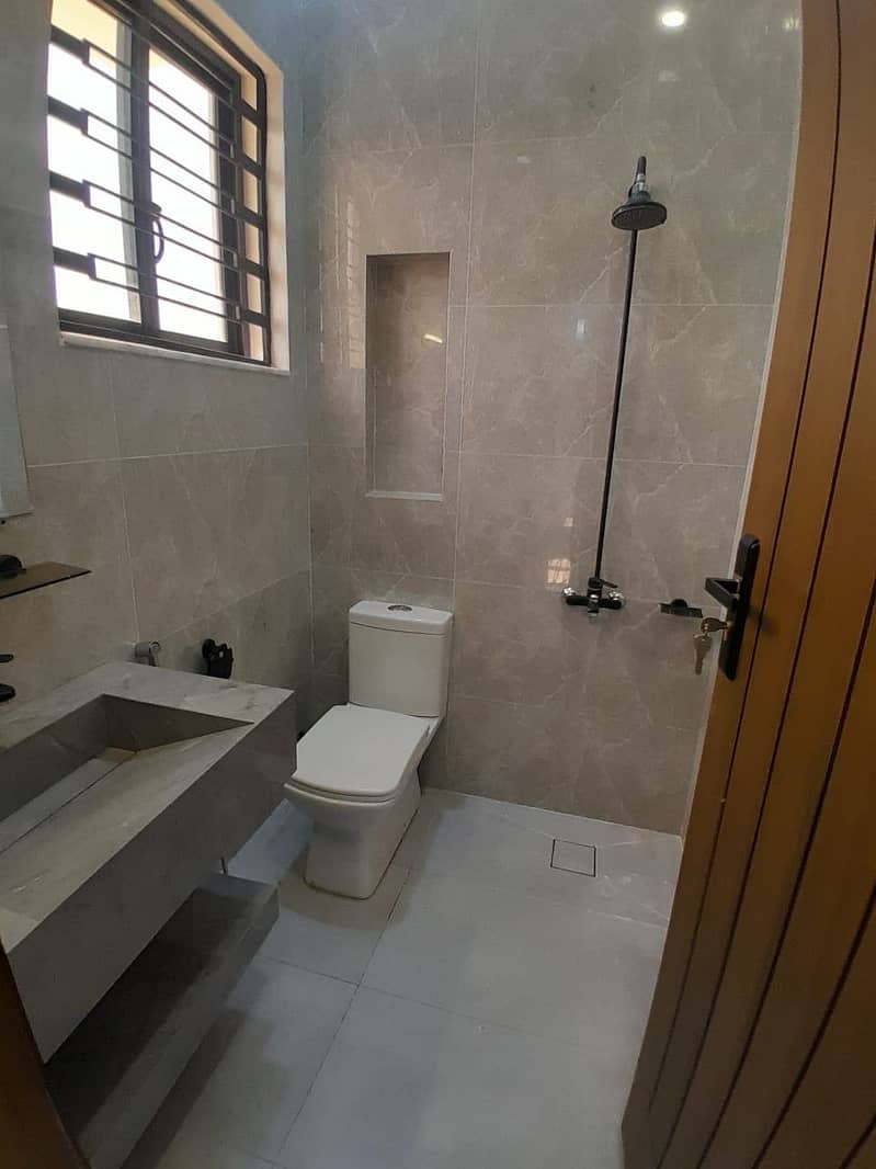 BRAND NEW HOUSE 5 MARLA AVAILABLE FOR RENT IN BAHRIA ORCHARD LAHORE 21