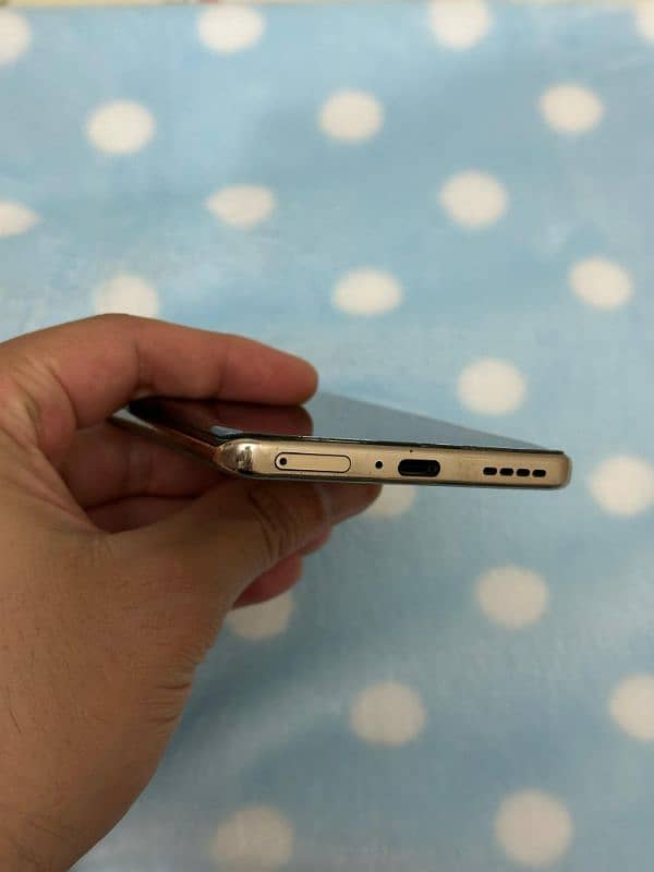 Infinix Zero 30 4G 8/ 256 GB Complete Box 1