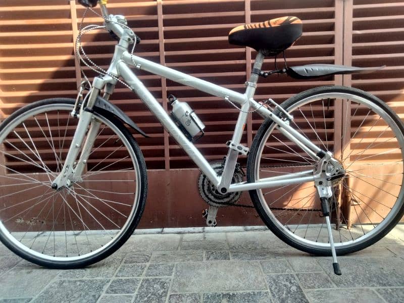 Giant hybrid cycle impoted from Taiwan 0