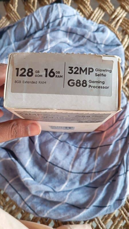 redmi 13C 8+8 GB RAM ?? 128 GB memory box sath he 1