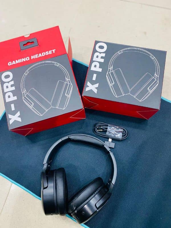 Branded Headphone Wireless With noise cancelation/Rgb Lights 3