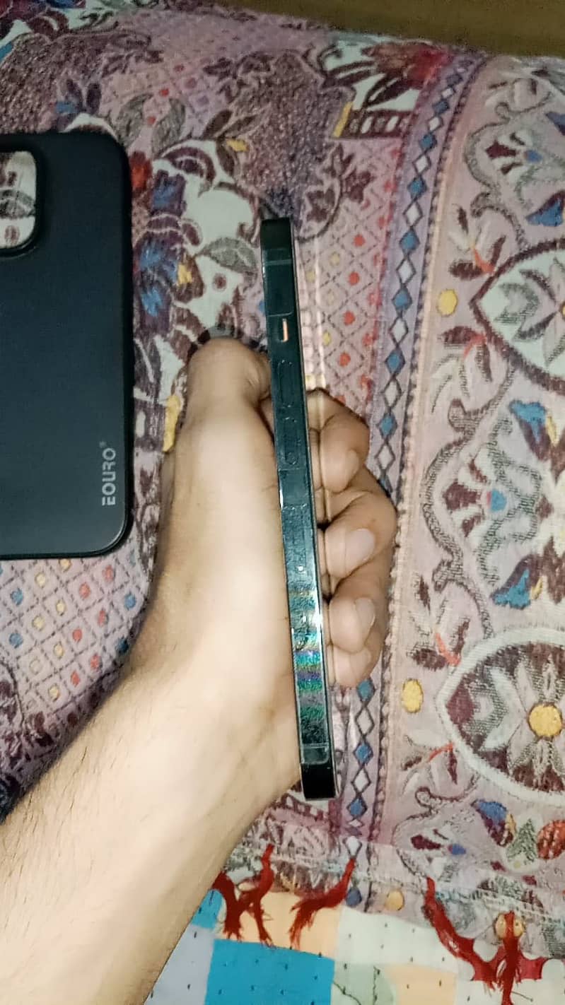 iPhone 13 Pro JV 4