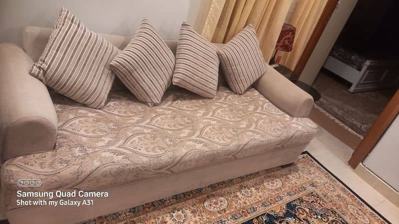 3 seater sofa 0