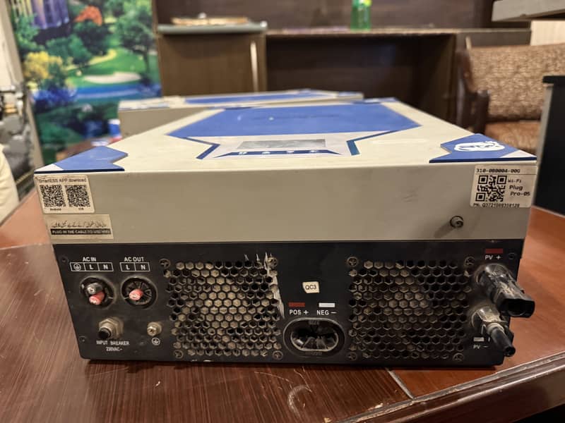 6 KW hybrid inverter (fronus pv 7000) in best condition 2