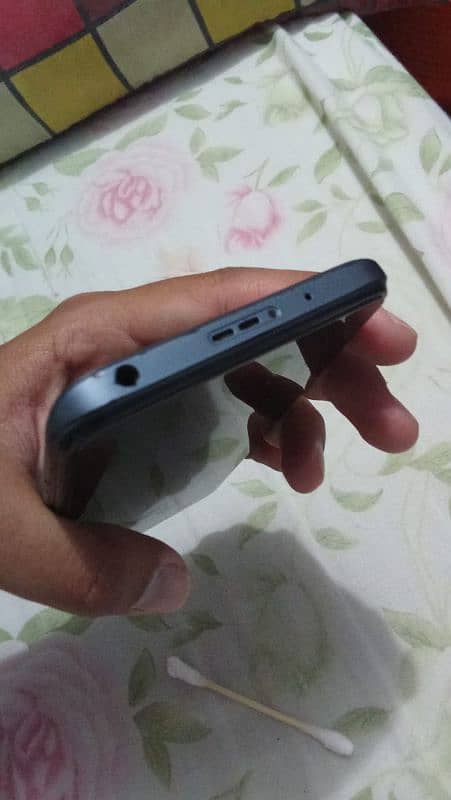Redmi 10  6/128 Condition 10/9  With only Box 1
