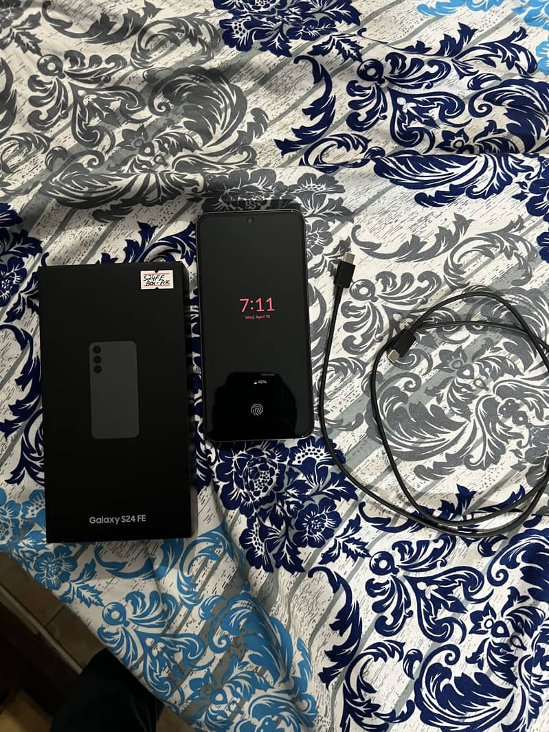 Samsung s24 fe one month used at home with complete box 0