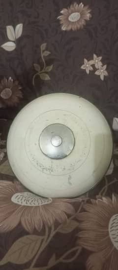 ceiling fan in ok condition