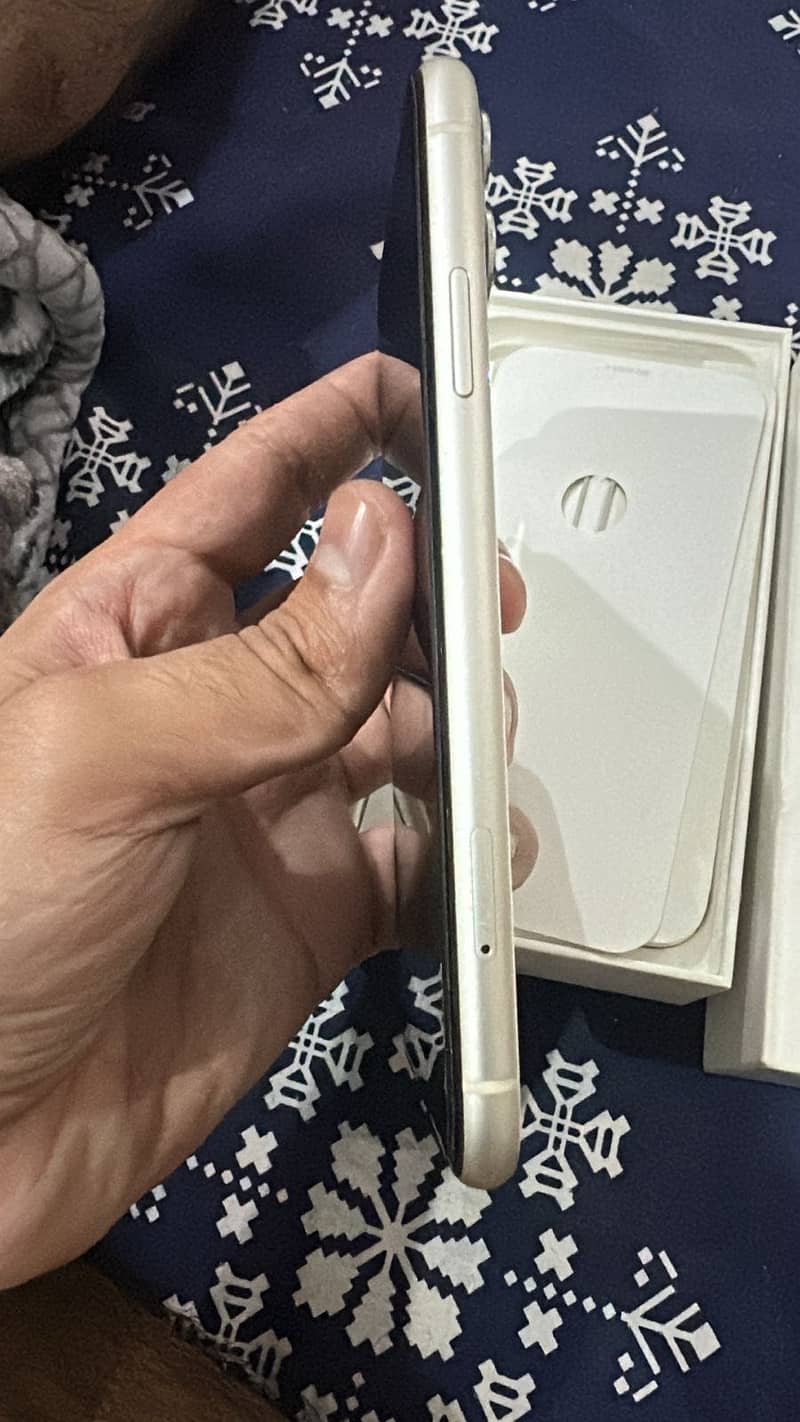 Iphone 11 | 64Gb |Non Pta | With box 2