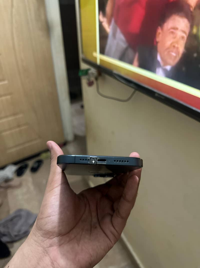 Iphone 12 pro max (128) Non pta Factory unlocked 4