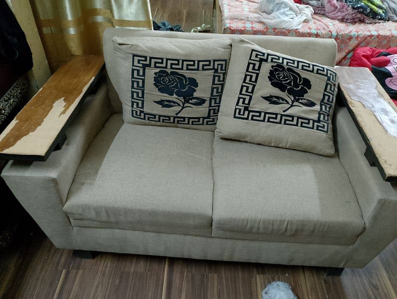 Sofa for sale 0